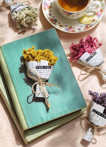 Moses – Paper mini bouquets