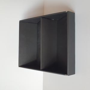 Stillage for cards, books and signs